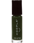 Holly - Clean Nail Polish