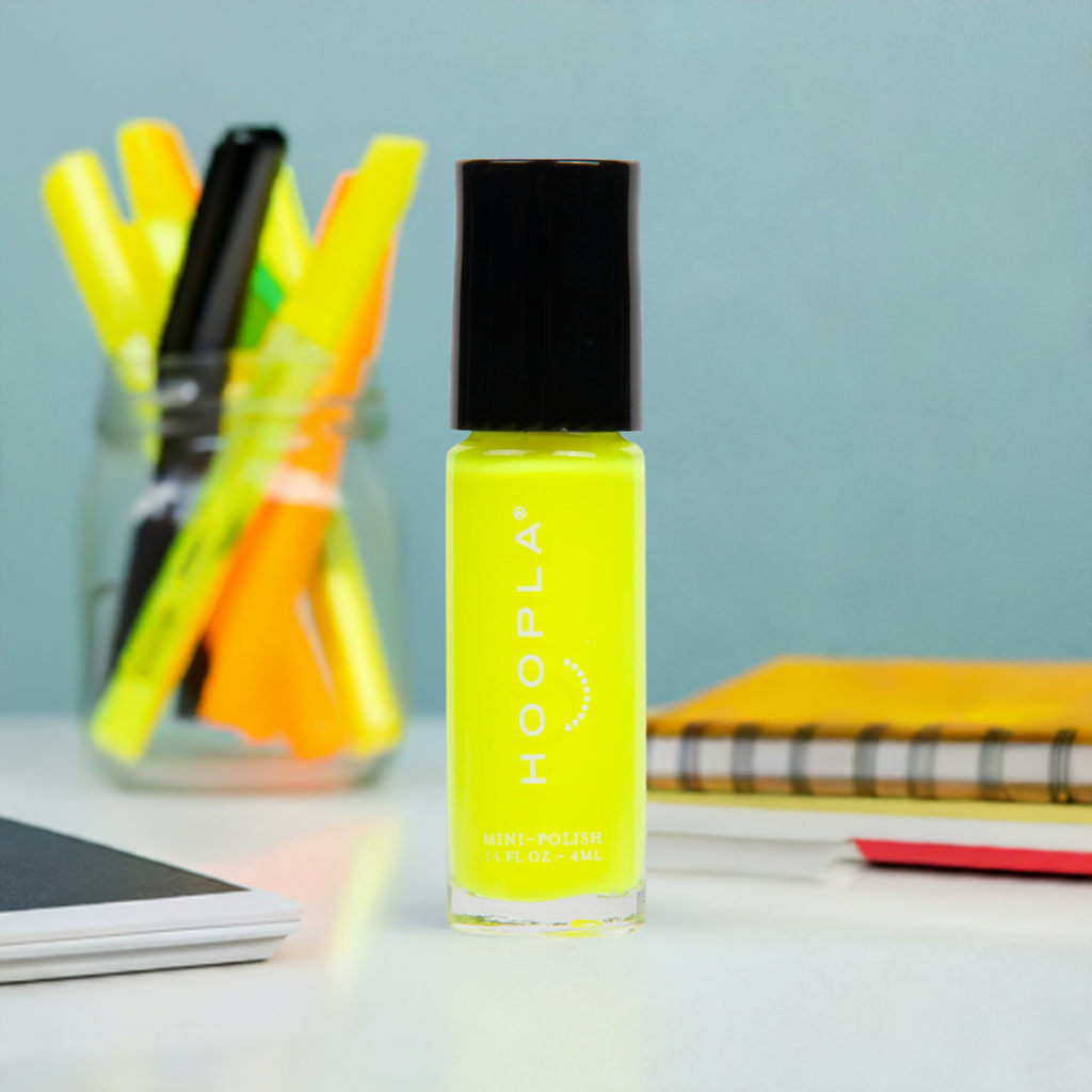 Highlight - Clean Nail Polish