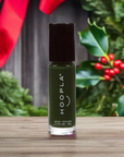 Holly - Clean Nail Polish